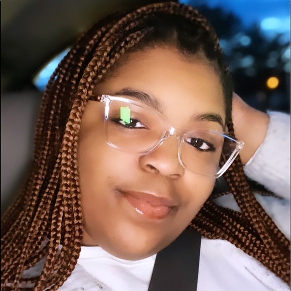 Meet your Posher, Kayla - Picture 1 of 1